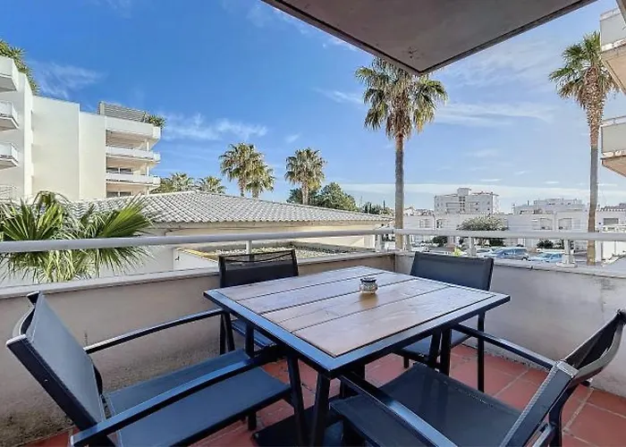 Sunny In With A Warm Terrace *